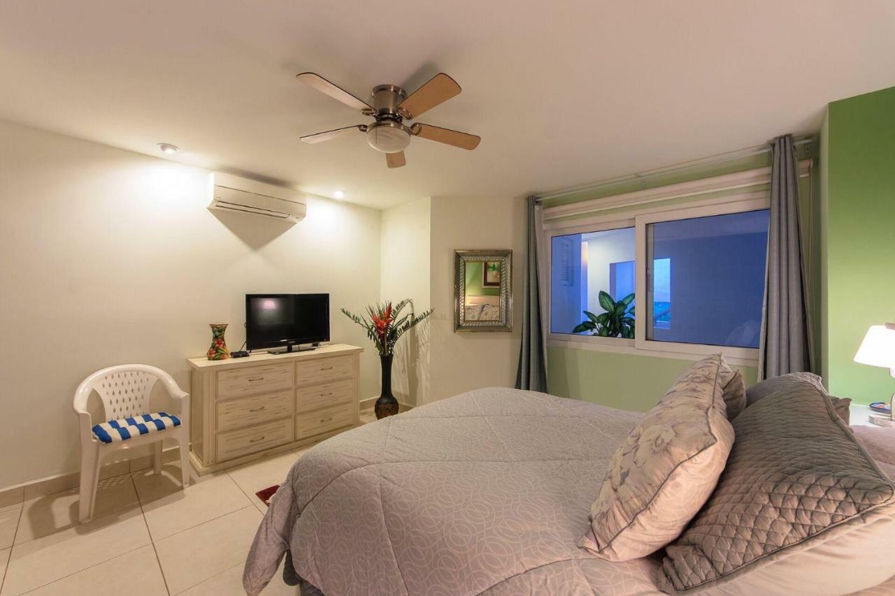 Breathtaking Villa Magna Beachfront Condo, 3 Bedrooms Sleeps 6ヌエボ・バジャルタ エクステリア 写真